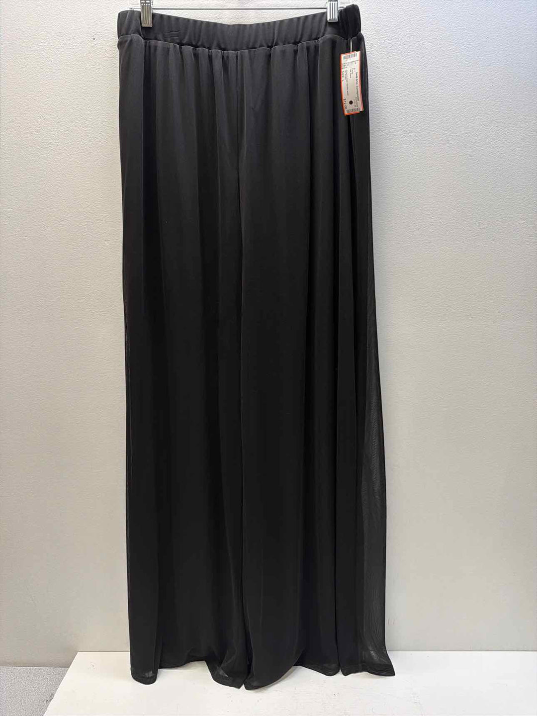 I.N. studio Size L Pants