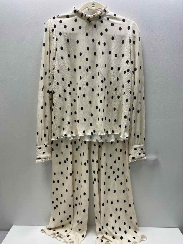 Maison d"Amelie Size M 2PC Ensemble