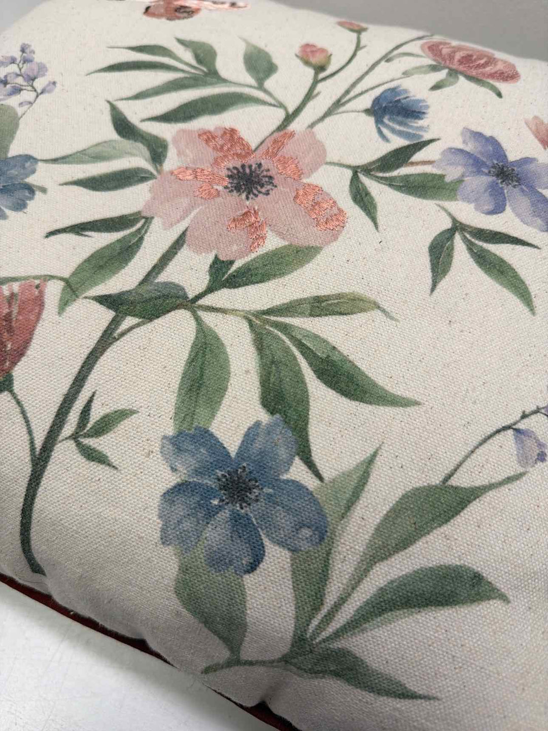 throw pillow