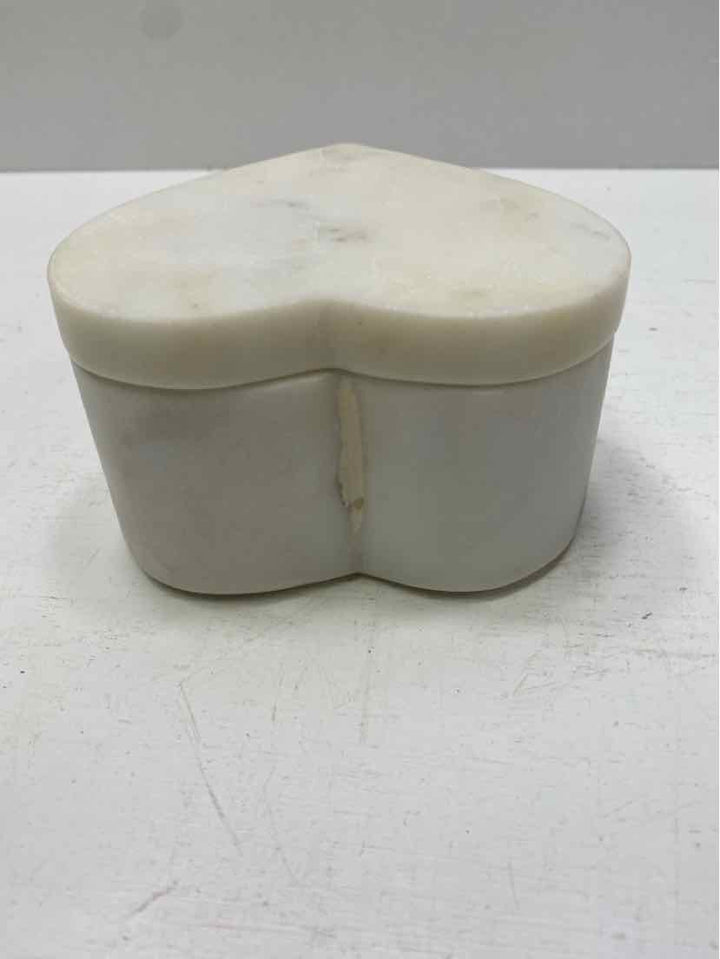 Figurine