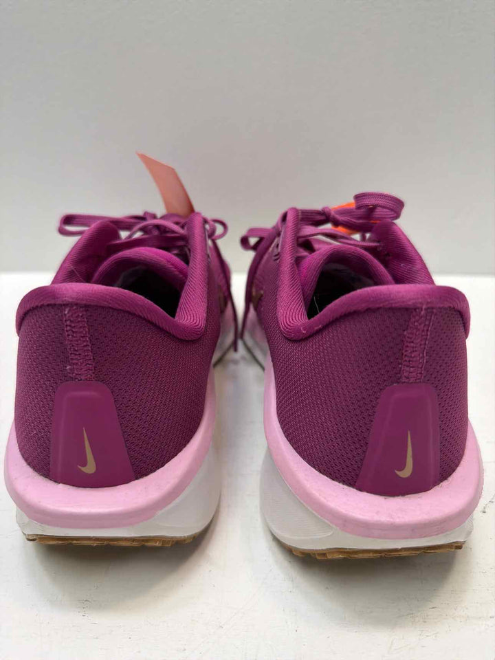Nike 8.5 Sneakers