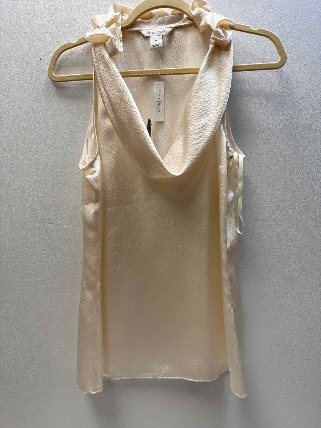 wh house blk mkt Size M Blouse