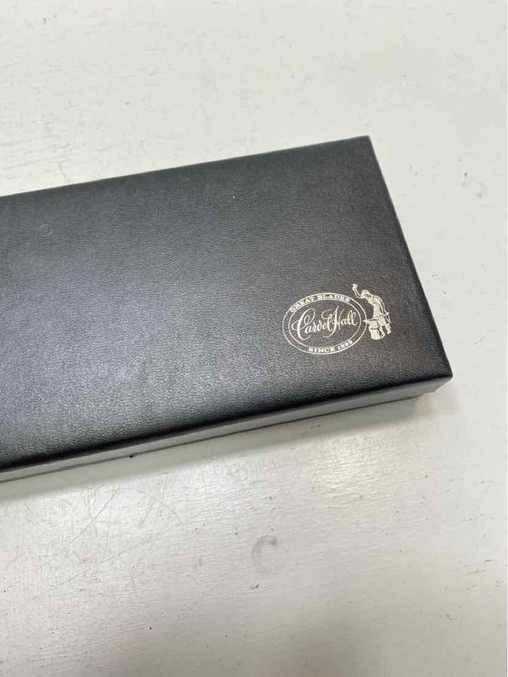 Carvel Hall KNIFE SET