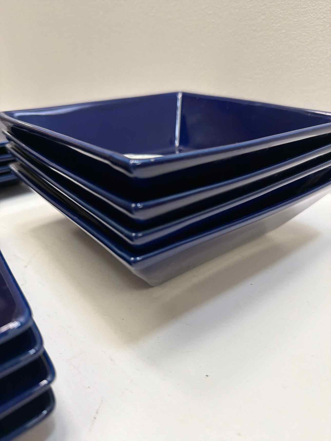 10 Strawberry Street dish set