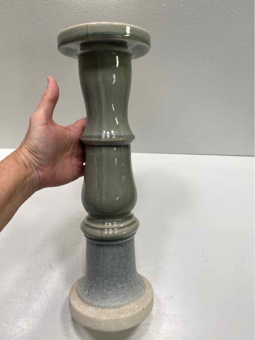 accent prone Candleholder(s)