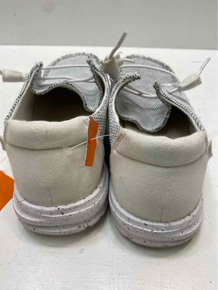 hey dude 8 Casual Shoes