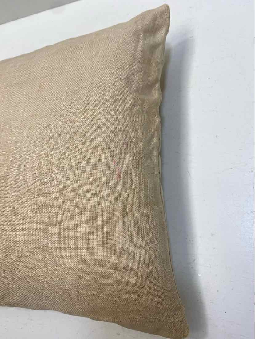 throw pillow