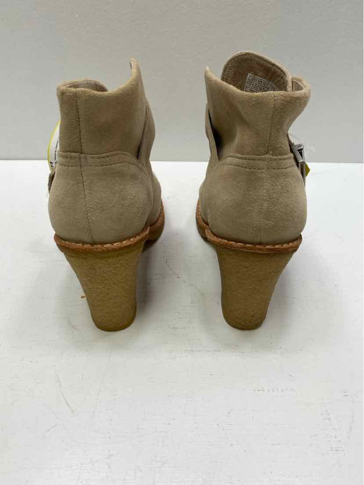 ugg 7 Booties