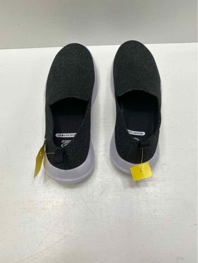 Athletic Works 9 slip on