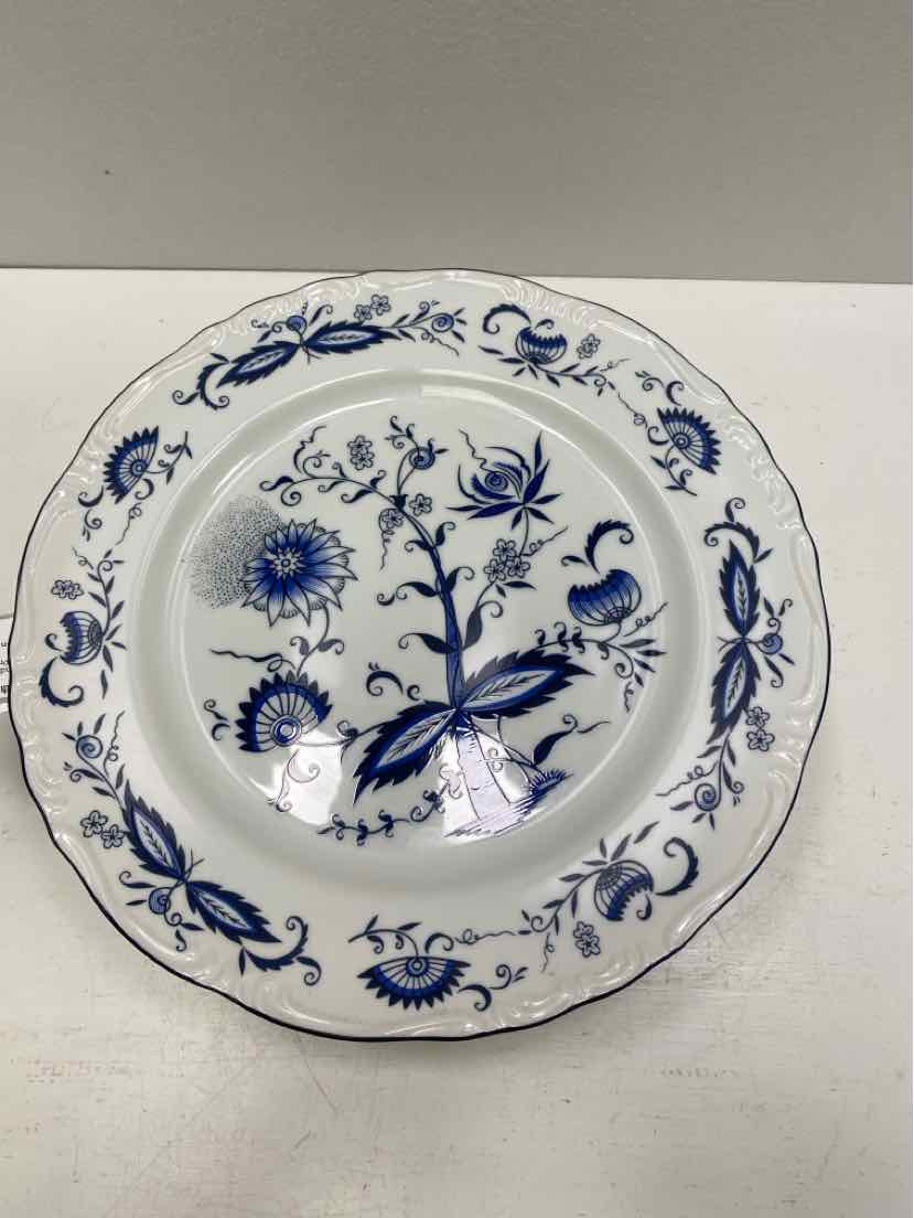House of Prill cake stand