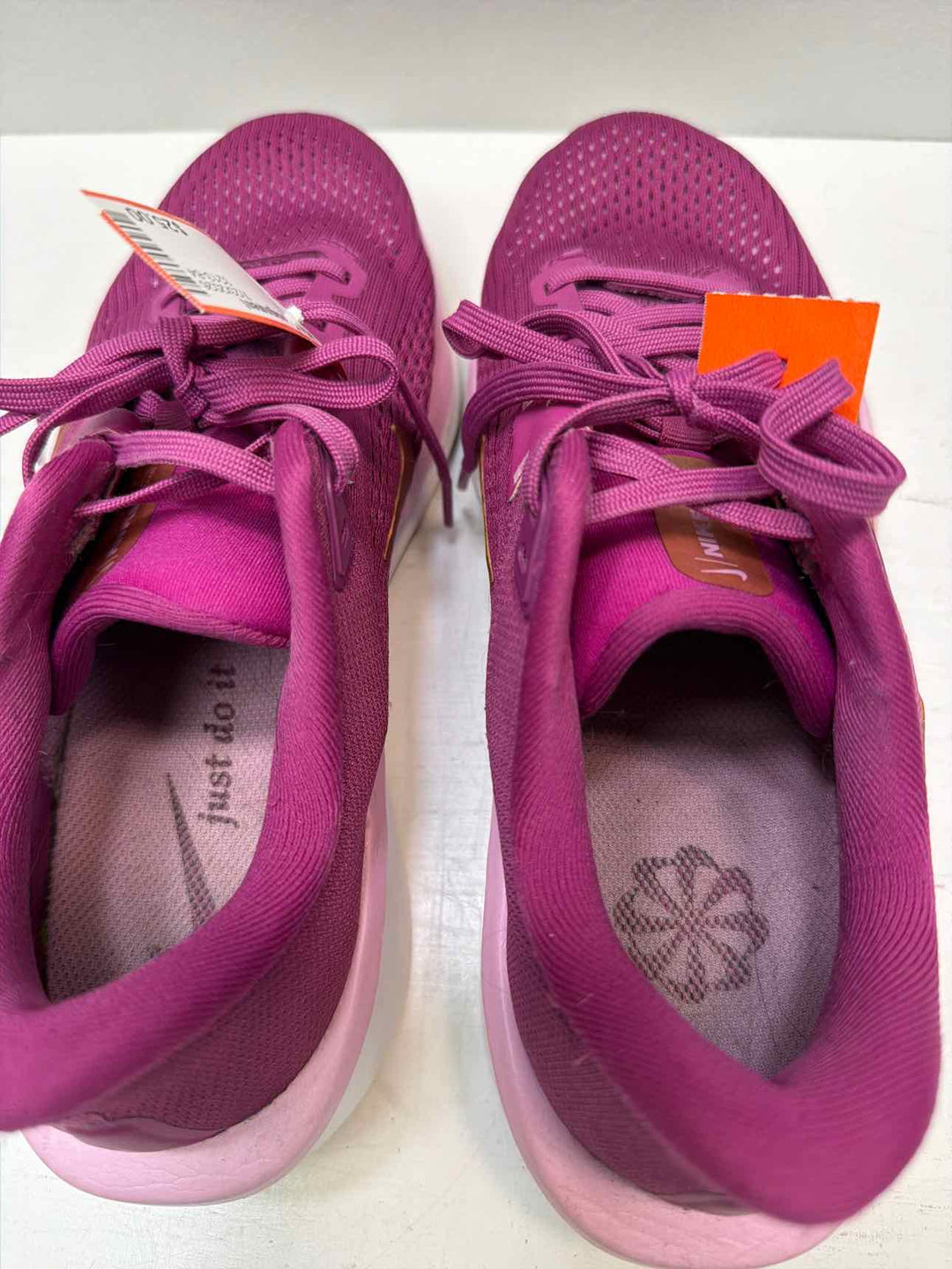 Nike 8.5 Sneakers