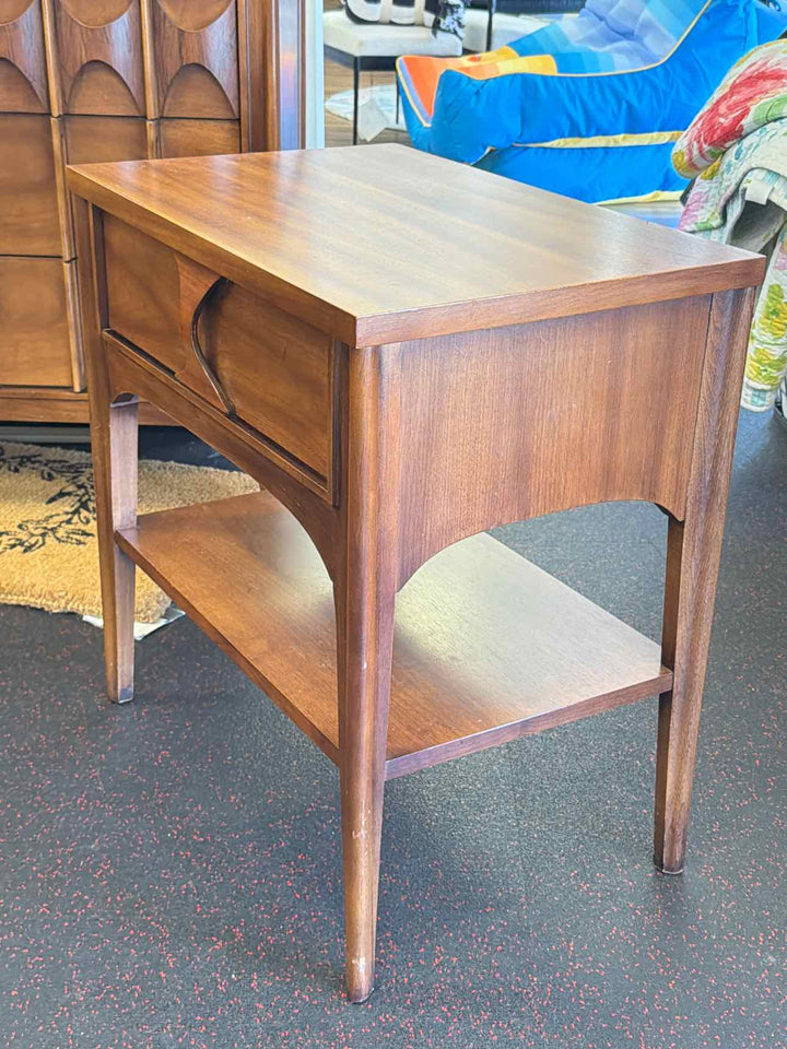 Kent Coffey Perspecta bedroom set