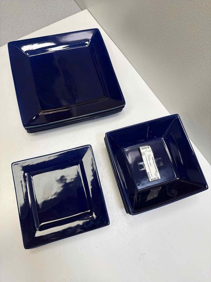10 Strawberry Street dish set