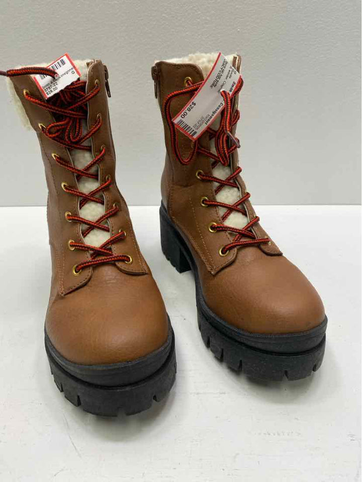 JUICY COUTURE 8 Boots