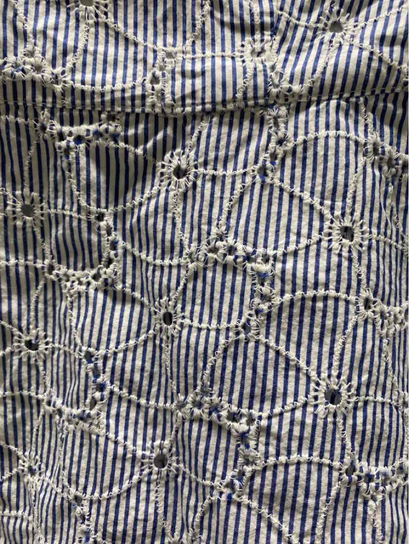 CROWN & IVY Size S Dress Top