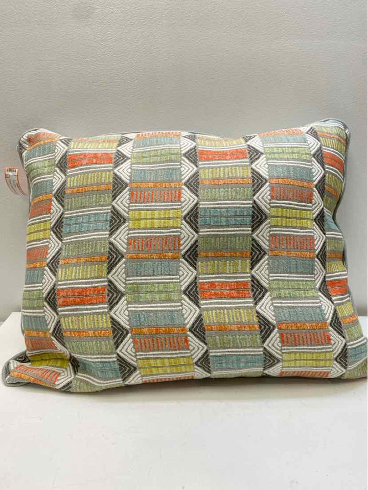 throw pillow