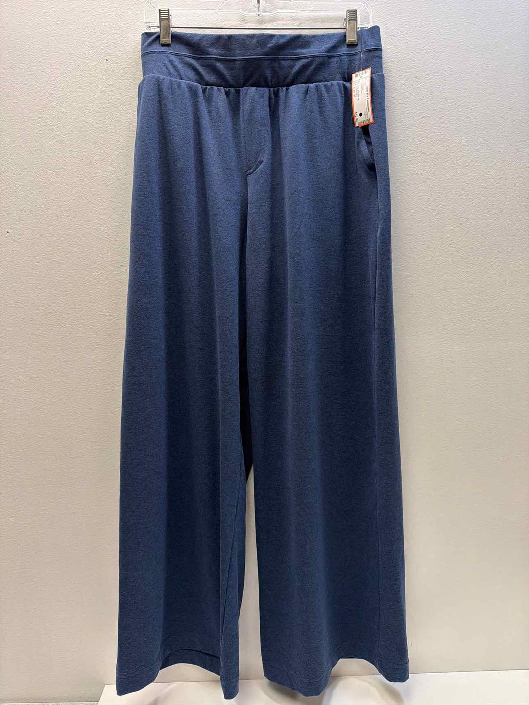 LOU & GREY Size M Lounge