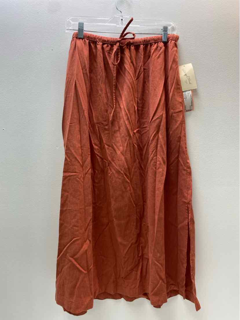 Universal Thread Size M Skirt