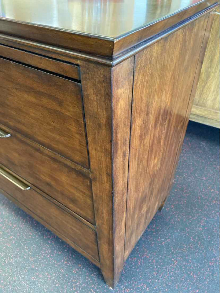 Kincaid Chest