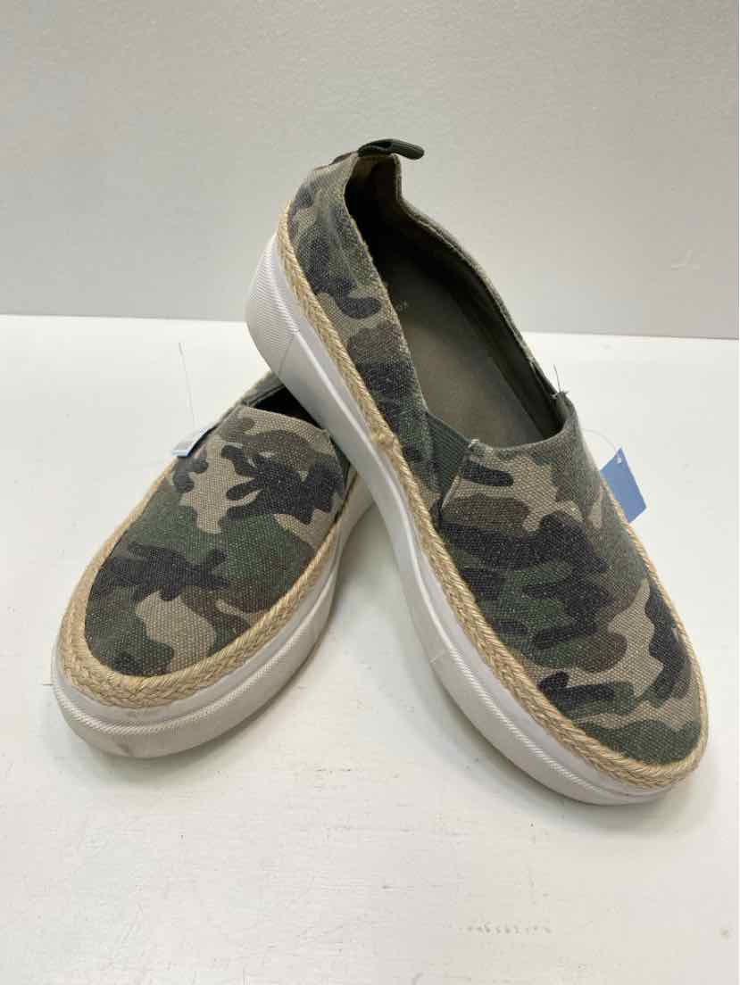 yellow box 7/8 Sneakers