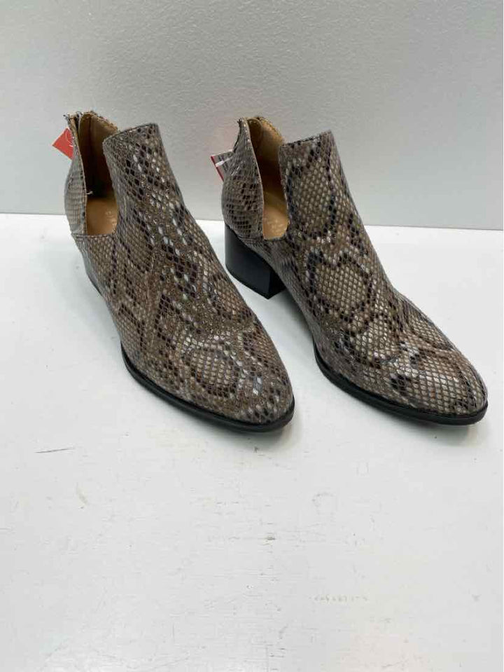 new direction 9M Booties