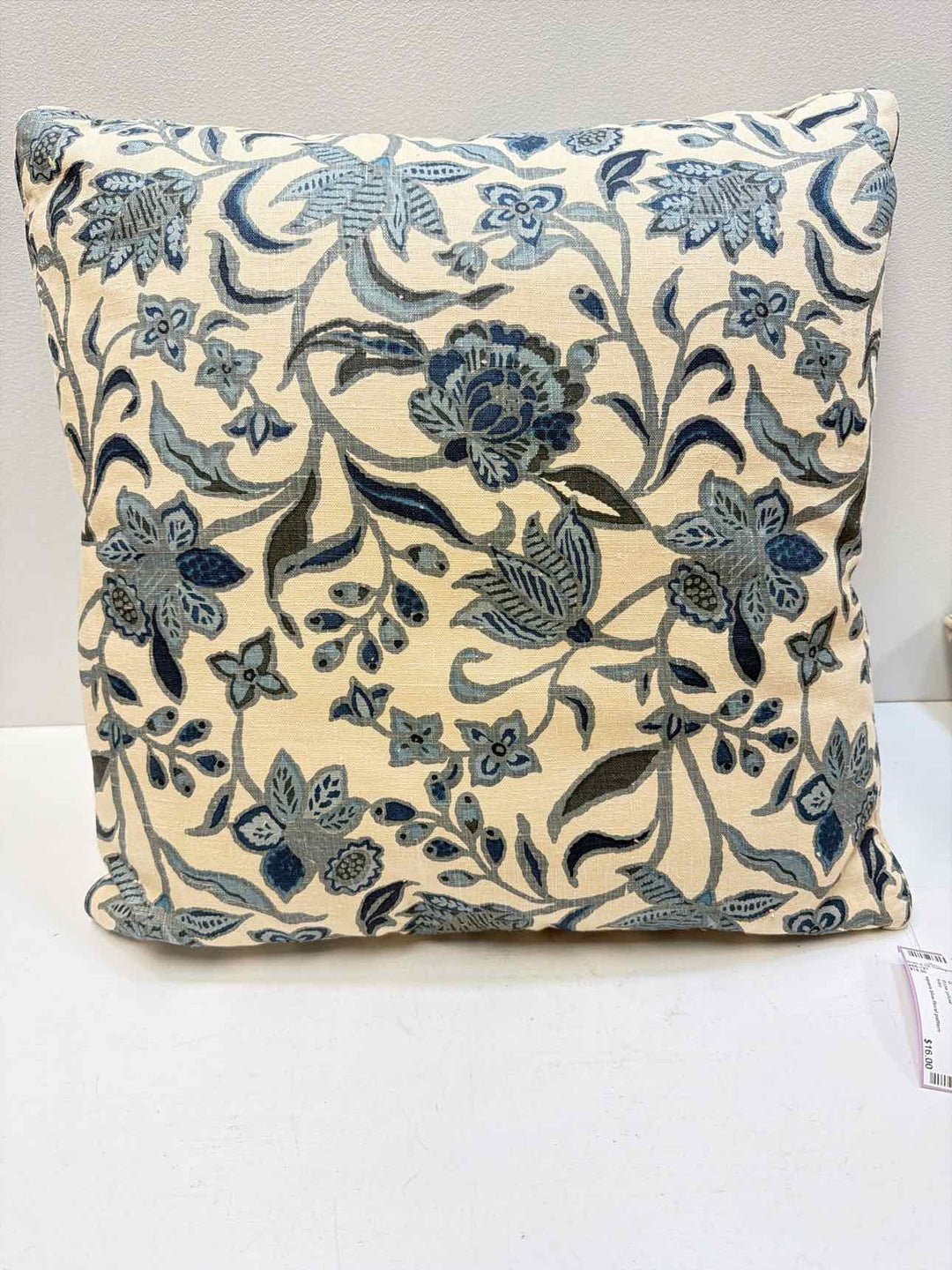throw pillow