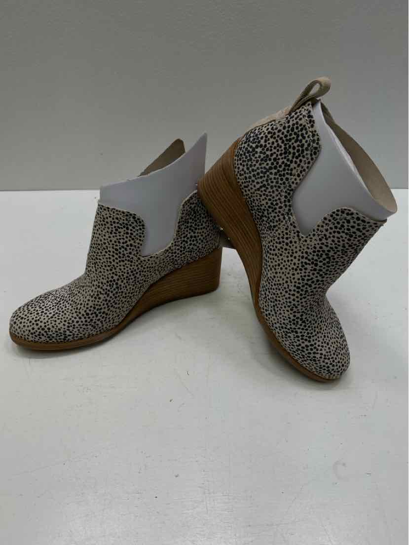Toms 7.5 Booties