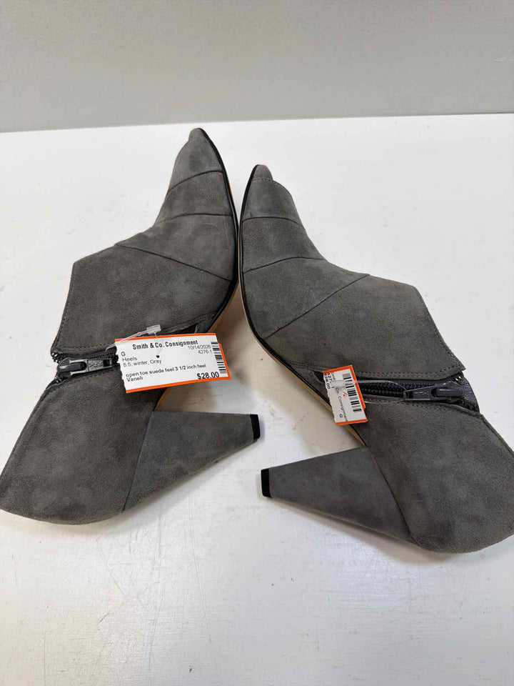 Vaneli 8.5 Heels