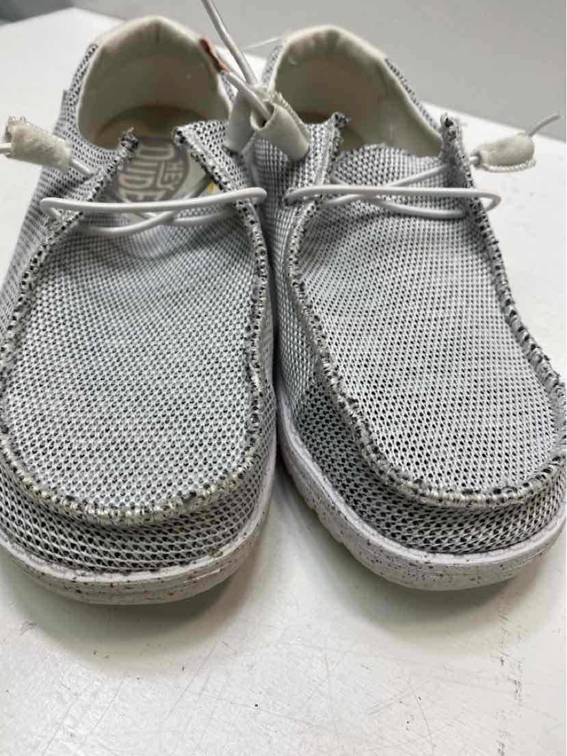 hey dude 8 Casual Shoes