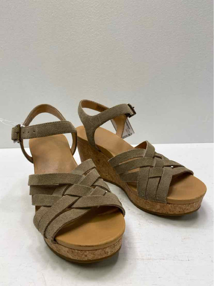 ugg 7 Sandals