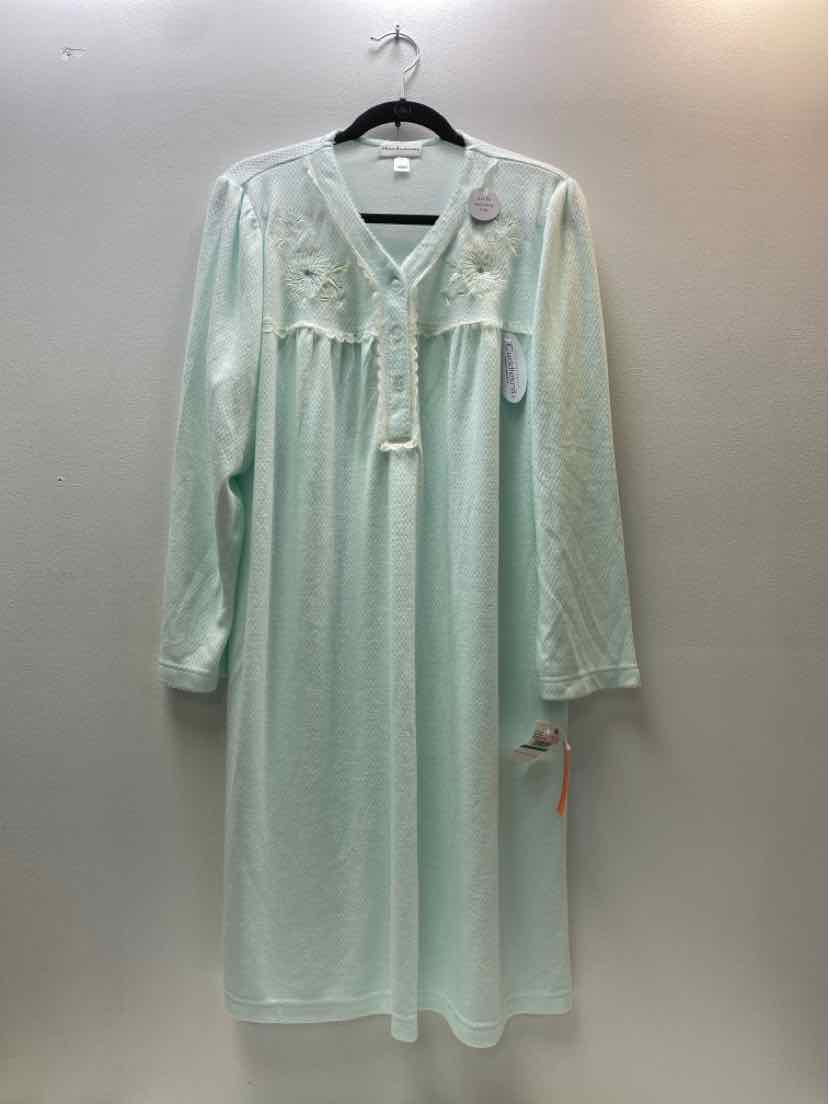 miss elaine Size L gown