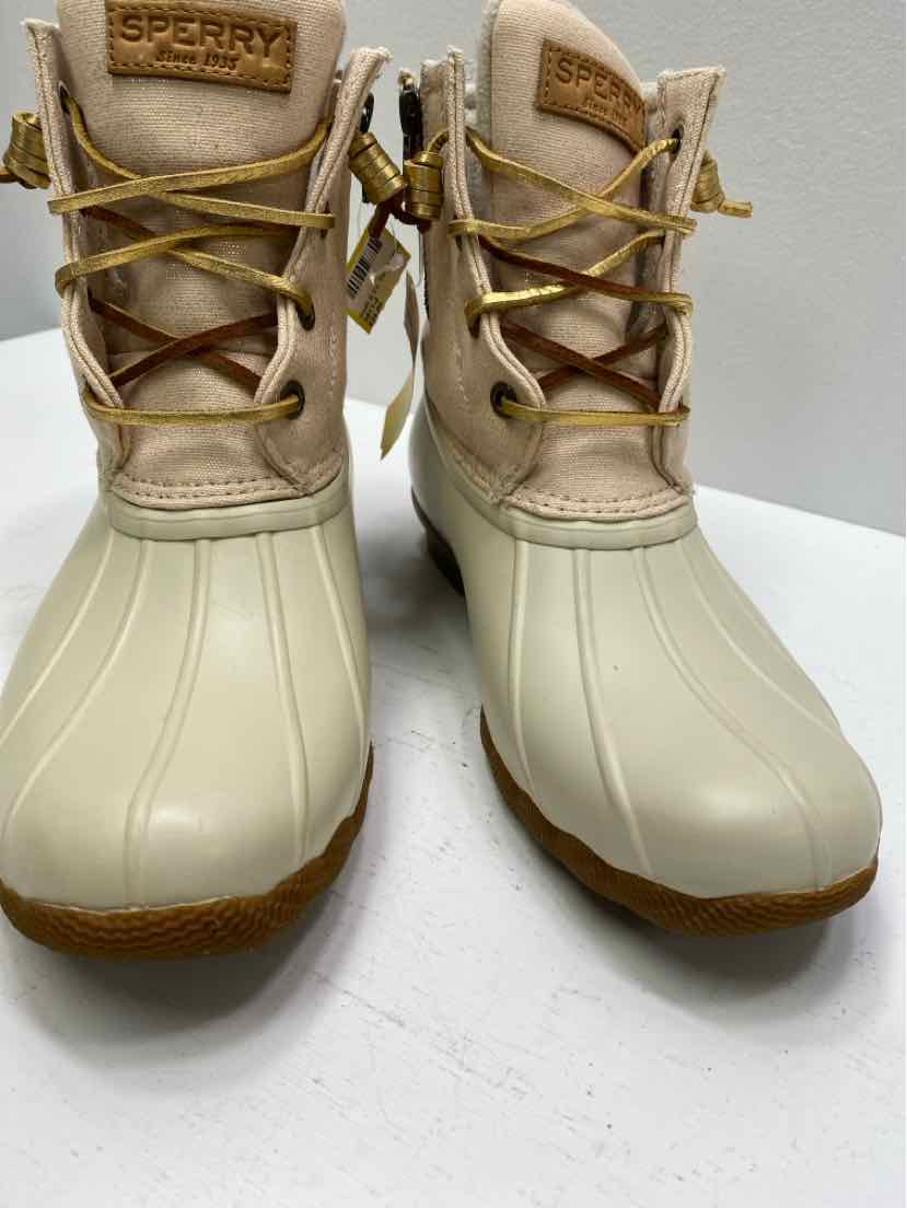 Sperry 7.5 Boots