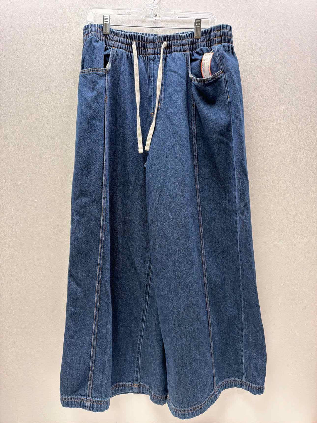 Universal Thread Size L Jeans