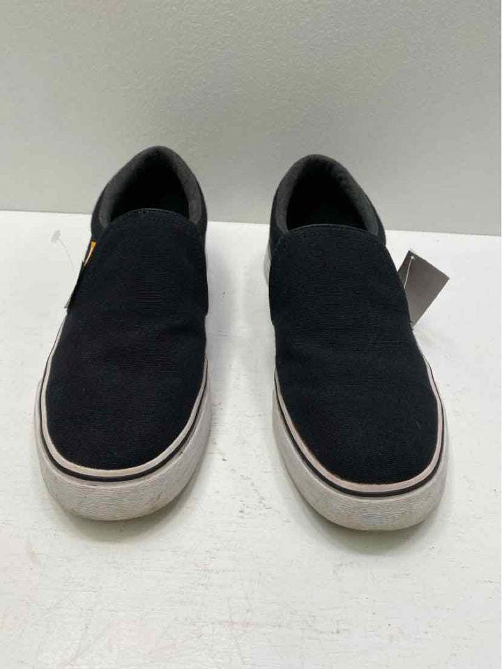 Nike 7.5 slip on