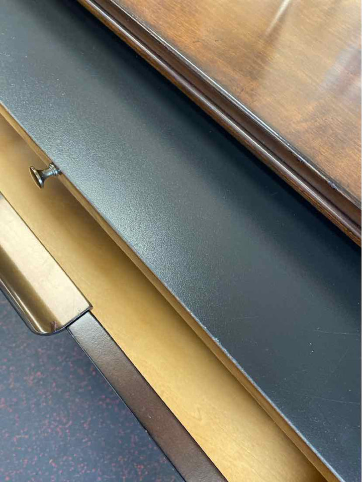 Kincaid Chest