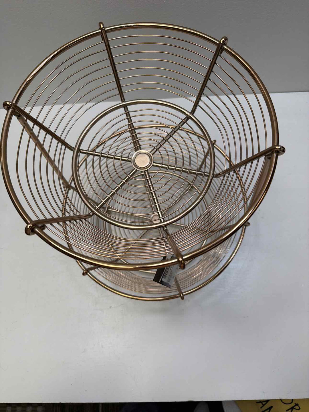 2 tier wire basket stand