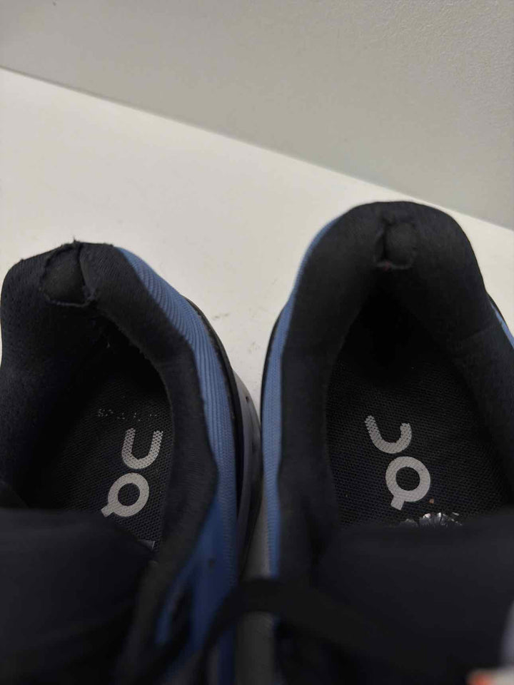 On Cloud 9 Sneakers