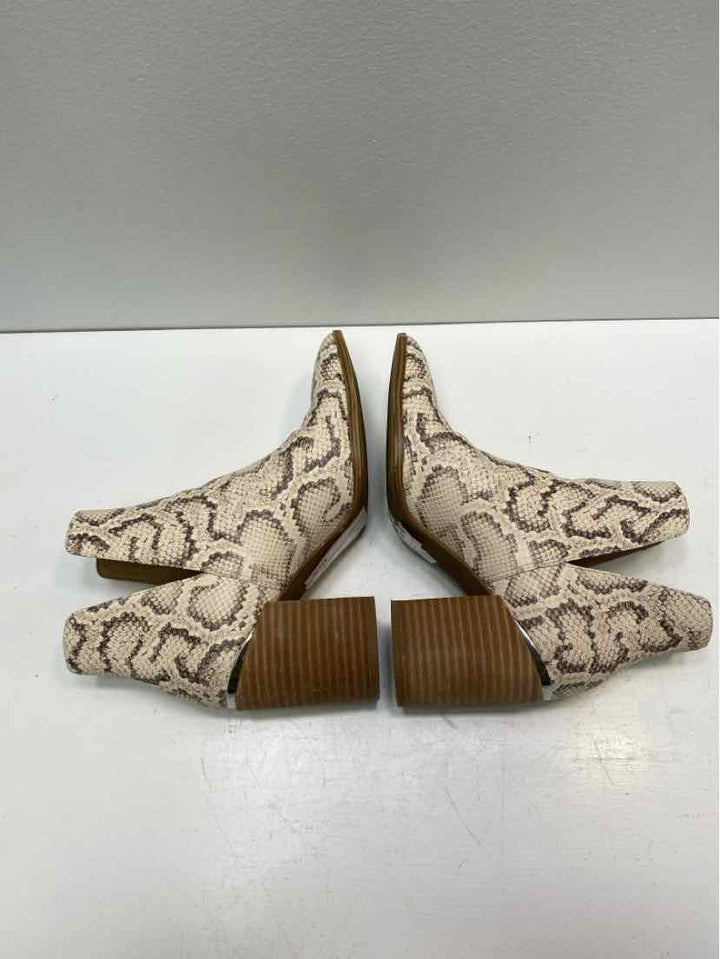 steve madden 7.5 Booties
