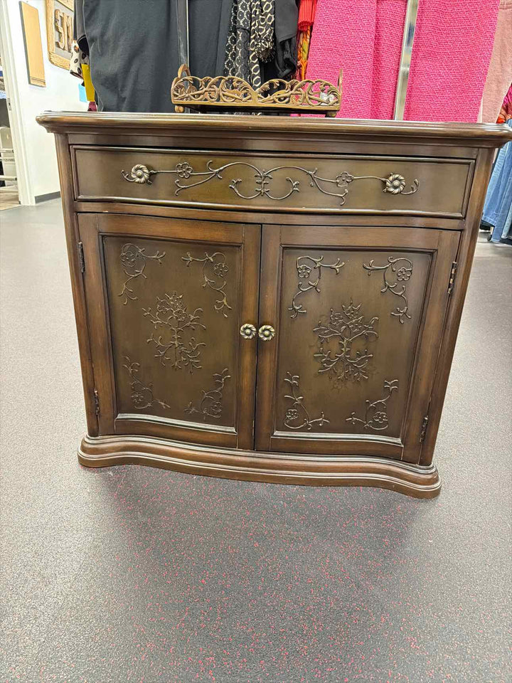 Pulaski Decorative chest