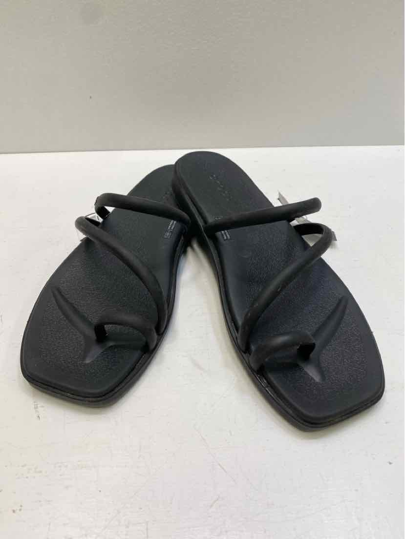 crocs 8 Sandals