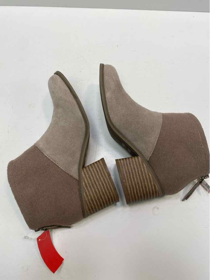 Toms 7.5 Booties
