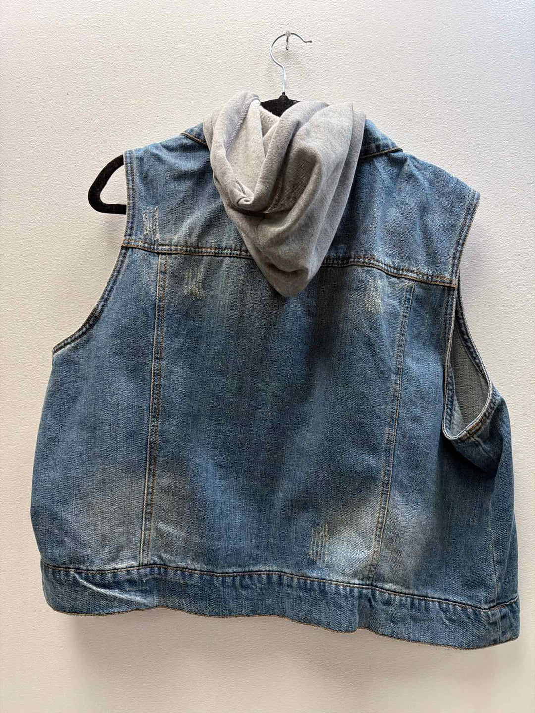 cato Size 22 Vest