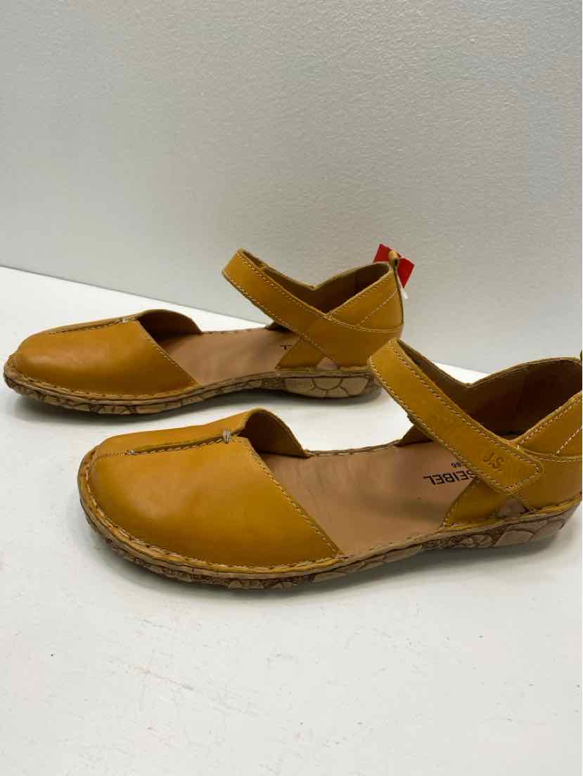 Joseph Seibel 9.5/10 Mary Janes