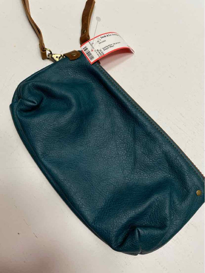 Daylin Skye Wristlet