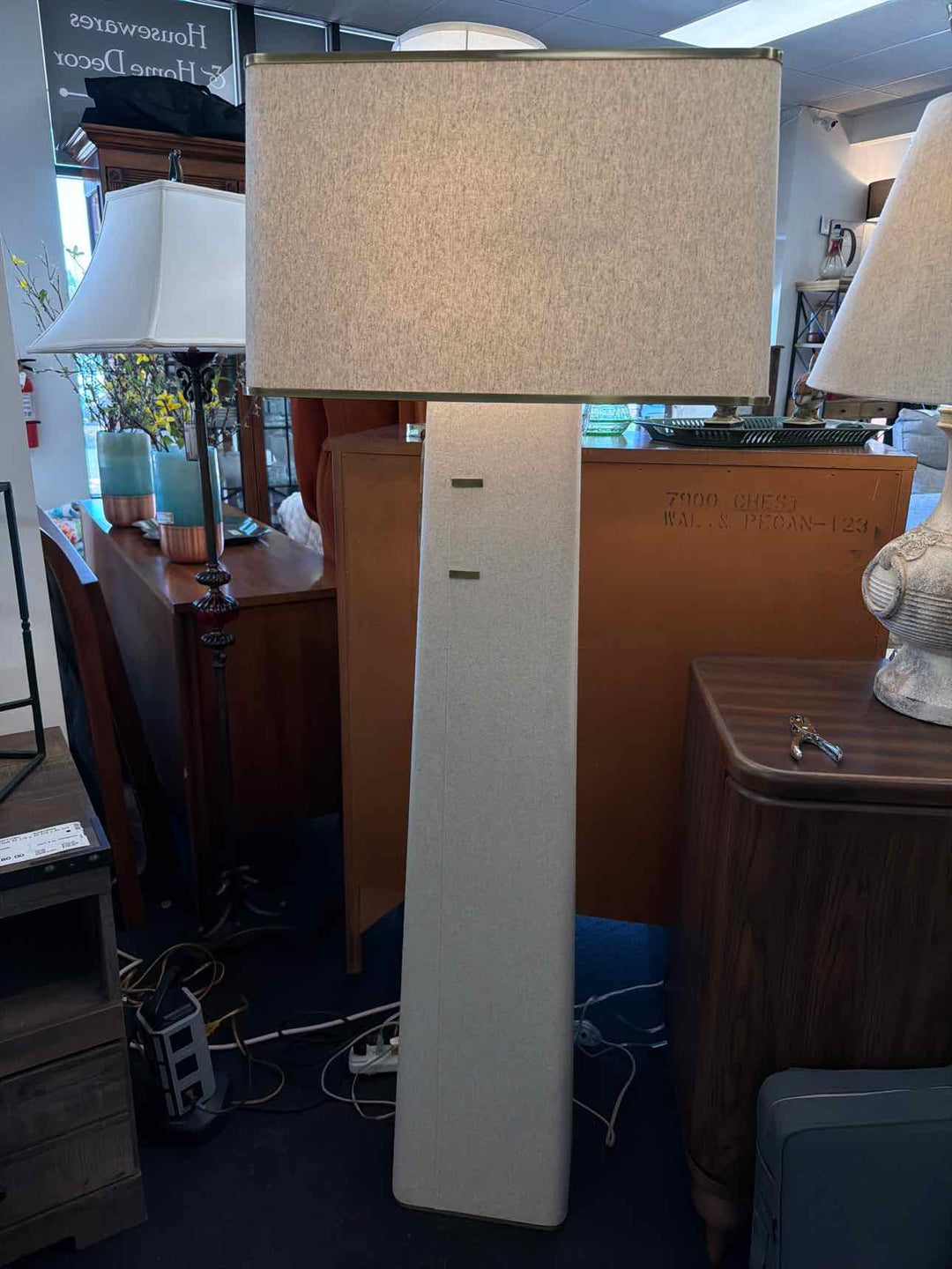 Floor lamp