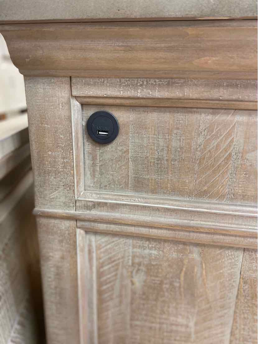 havertys Nightstand