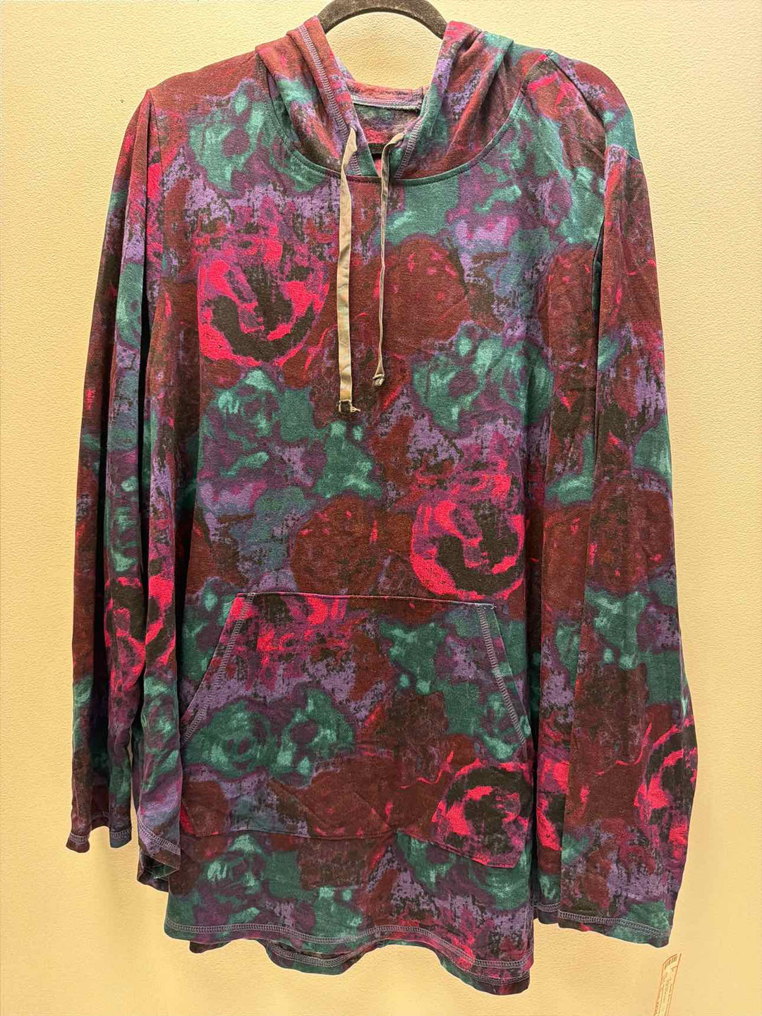 LIVI Size 22/24 pullover