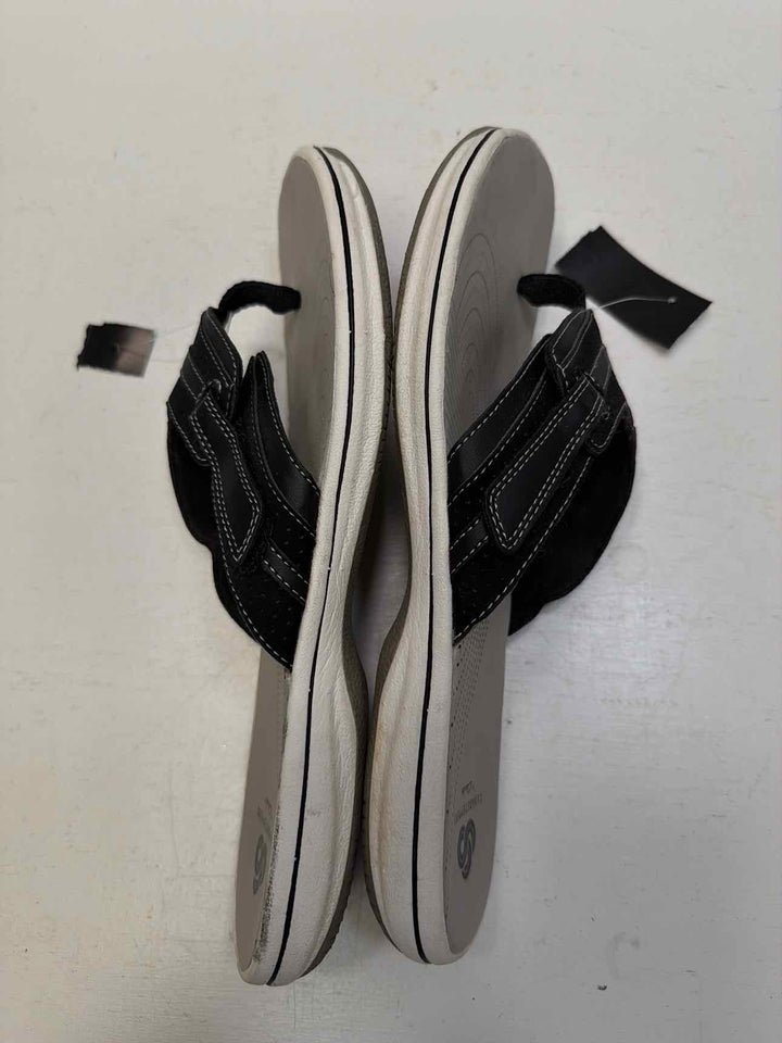 Clarks 8.5 Sandals