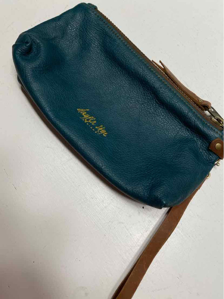 Daylin Skye Wristlet