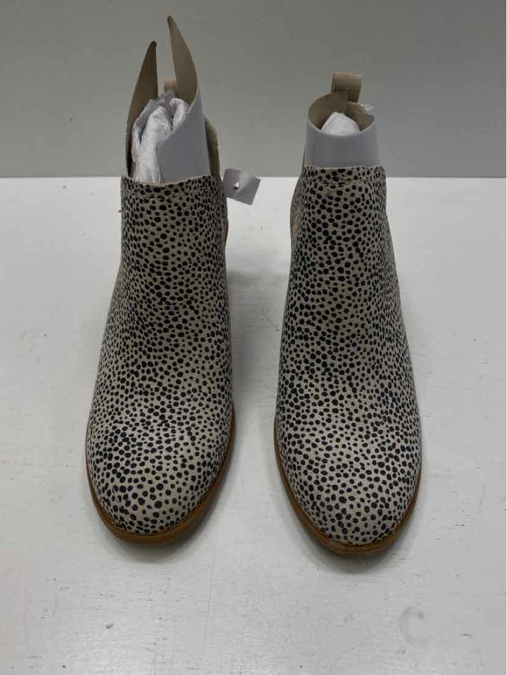 Toms 7.5 Booties
